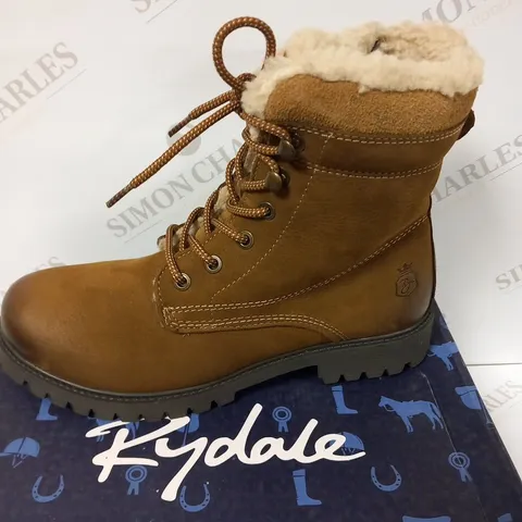 BOXED RYDALE KELK FUR LINED LACE UP BOOT TOBACCO SIZE 7