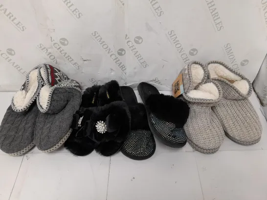 4 PAIRS OF ASSORTED SHOES TO INCLUDE MUK LUKS SLIPPER BOOTS IN SIZES MEDIUM, LARGE