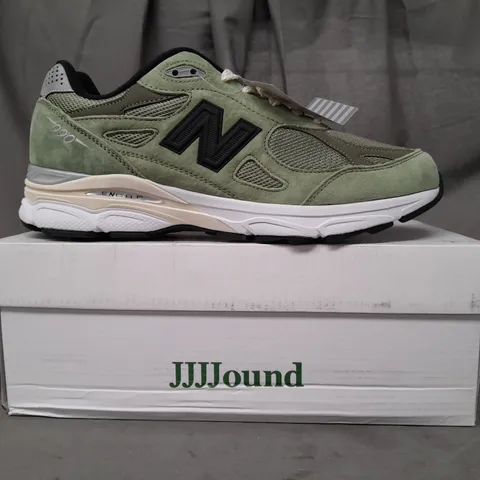 BOXED PAIR OF NEW BALANCE JJJJOUND RUNNING COURSE SHOES IN GREEN UK SIZE 10