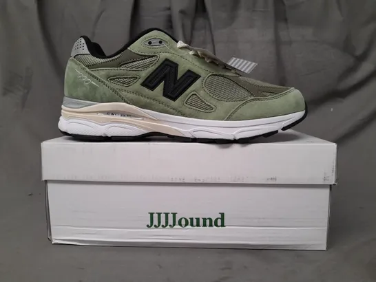 BOXED PAIR OF NEW BALANCE JJJJOUND RUNNING COURSE SHOES IN GREEN UK SIZE 10