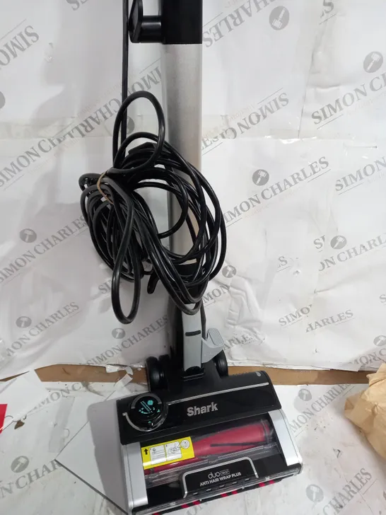 BOXED SHARK CORDED VACUUM 