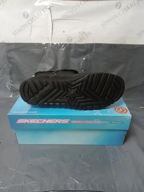 SKECHERS WARM TECH MEMORY FOAM BOOTS BLACK SIZE 7