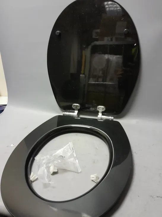 ORNAT ART OF ACRYL TOILET SEAT IN BLACK