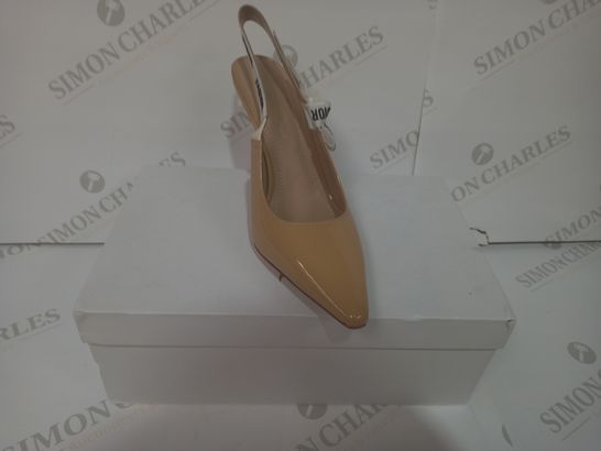 BOXED PAIR OF DIOR HEELS IN TAN EU SIZE 39