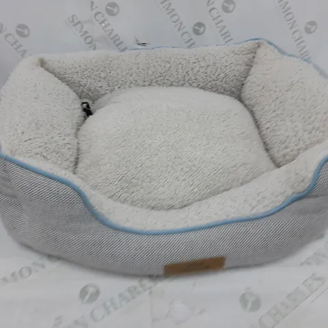 PET COLLECTION DOG BED