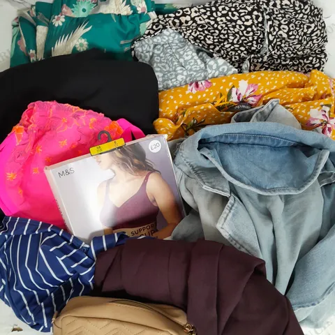 BOX OF APPROXIMATELY 25 ASSORTED CLOTHING ITEMS TO INCUDE - LINGERIE, JACKETS , DRESSES ETC