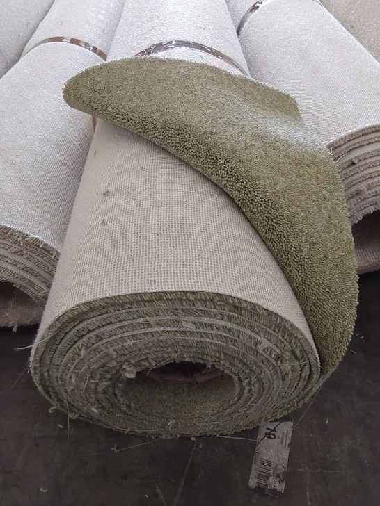 ROLL OF QUALITY ROSEDALE SPAUNTON MOOR CARPET // SIZE: APPROX 4 X 6.62m