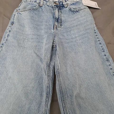 PULL & BEAR JEANS IN LIGHT BLUE SIZE 32