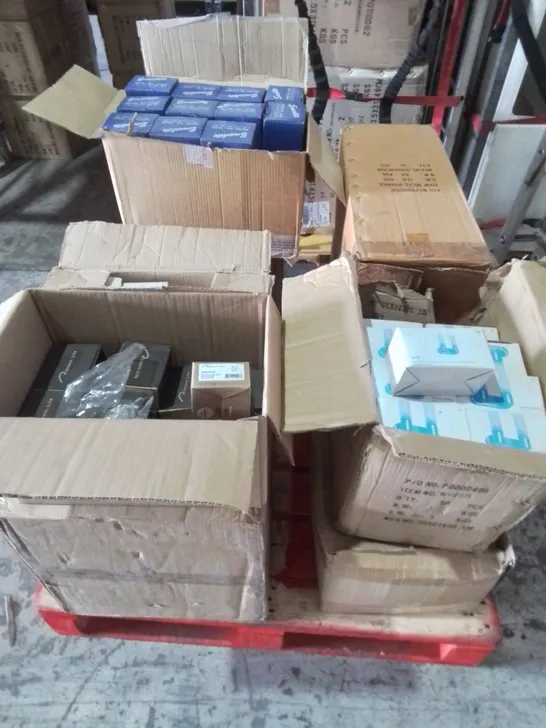 PALLET CONTAINING 10 MULTIPACK BOXES OF ASSORTED LIGHTING ITEMS TO INCLUDE EMCOLITE DOWNLIGHTS AND RISEN LITE LED MINI LIGHTS