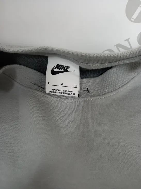 NIKE GREY LOGO JUMPER- LARGE