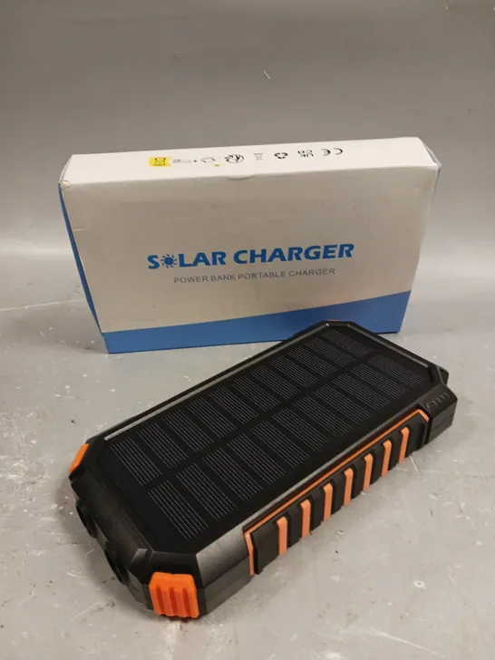 BOXED HILUCKEY SOLAR PORTABLE POWERBANK - 26800MAH