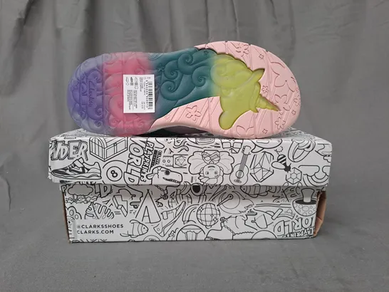 BOXED PAIR OF CLARKS PLAY PRINTS TIDAL STAR KIDS SHOES IN AQUA/MULTICOLOUR UK SIZE 11.5