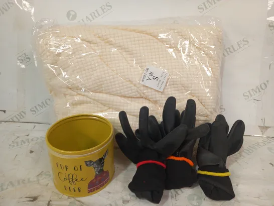 BOX OF APPROXIMATELY 20 ASSORTED HOUSEHOLD ITEMS TO INCLUDE SOFA COVER, COFFEE TIN, PROTECTIVE GLOVES, ETC