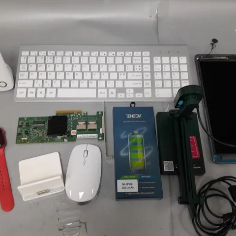 LOT OF 9 ASSORTED TECH ITEMS TO INCLUDE WIRELESS KEYBOARD, DEJI PHONE BATTERY AND TP-LINK RANGE EXTENDER