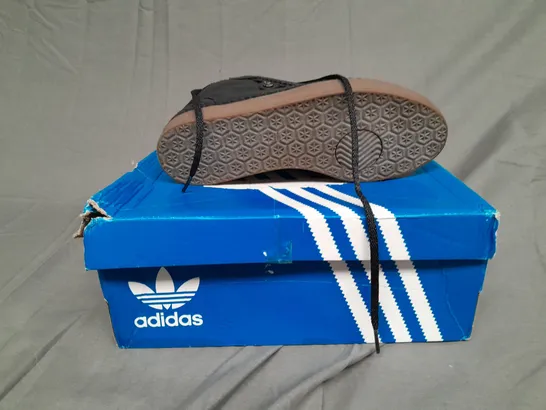 BOXED PAIR OF ADIDAS TRX 85 UK 6 