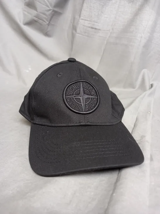 STONE ISLAND BLACK CAP