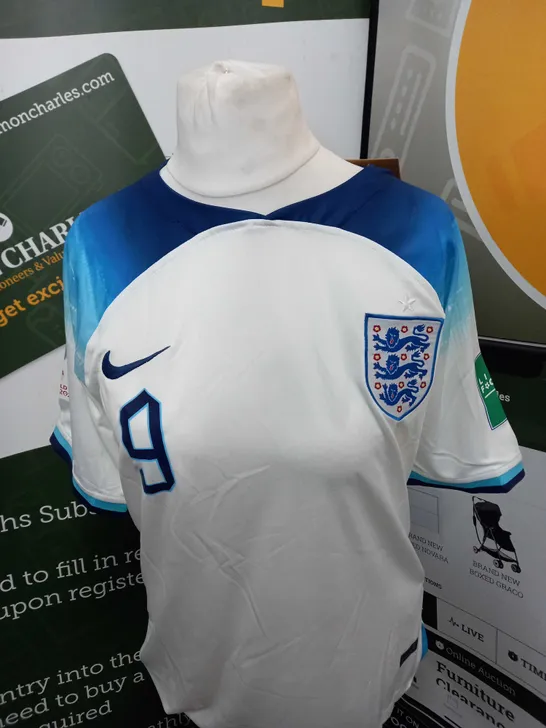 ENGALND FC HOME SHIRT WITH KANE 9 SIZE L