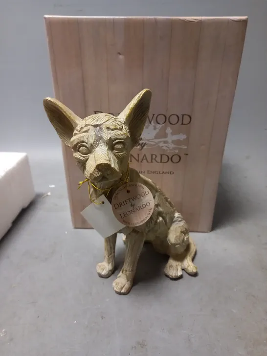 BRAND NEW DRIFTWOOD BY LEONARDO SITTING CHIHUAHUA