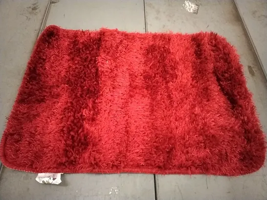 BRAND NEW JANAE BATH MAT- RED - SIZE 40CM X 55CM 