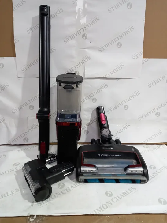 SHARK CORDLESS VACUUM IZ300UKT