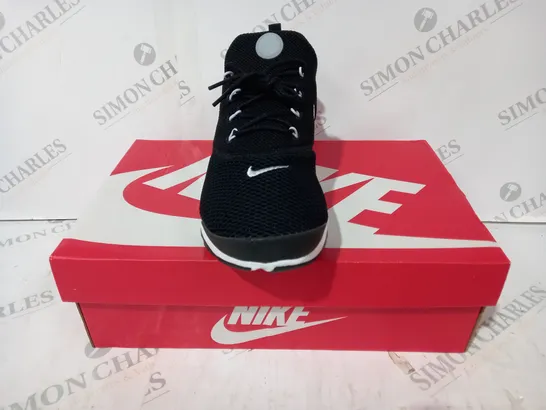 BOXED PAIR OF NIKE PRESTO FLY SHOES IN BLACK UK SIZE 6