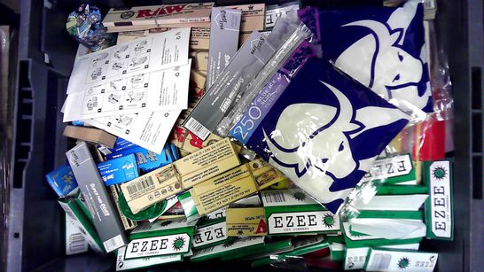 LOT OF LARGE QUANTITY OF SMOKING PRODUCTS AND ACCESSORIES 
