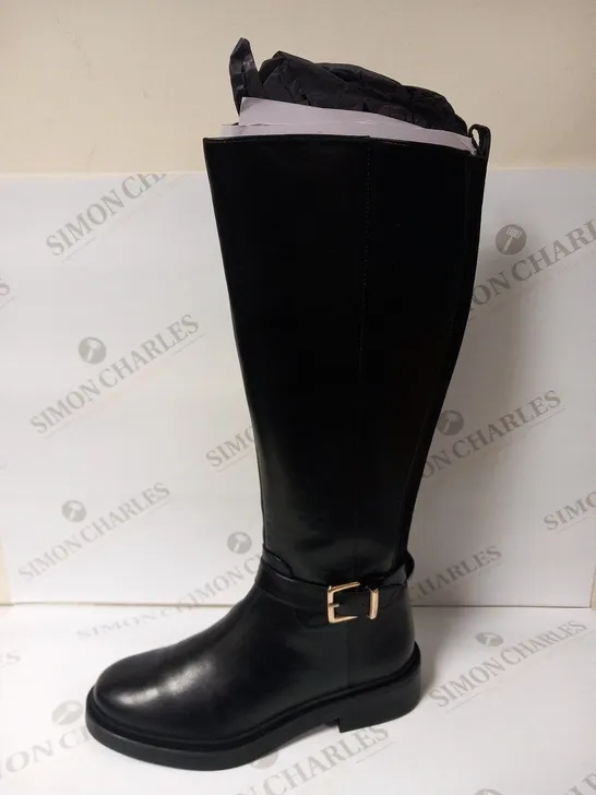 BOXED HIGH BOOT BLACK SIZE 4