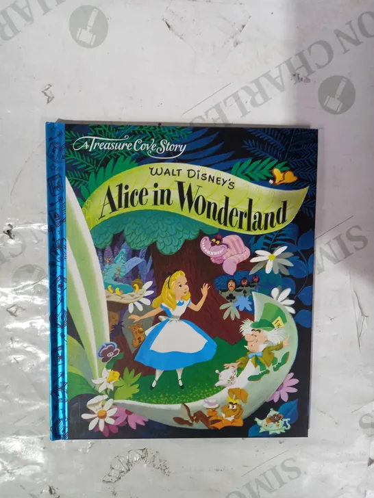 LOT OF APPROXIMATELY 10 X A TREASURE COVE STORY - WALT DINSEY'S ALICE IN WONDERLAND BOOKS