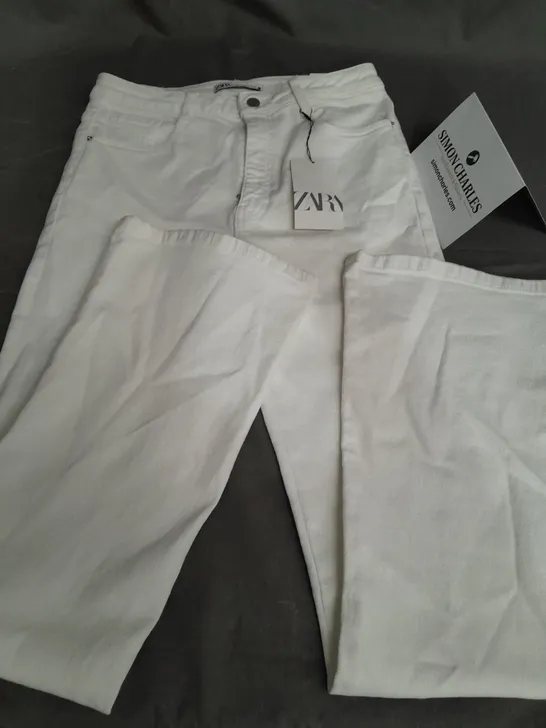 ZARA WHITE JEANS - UK 14