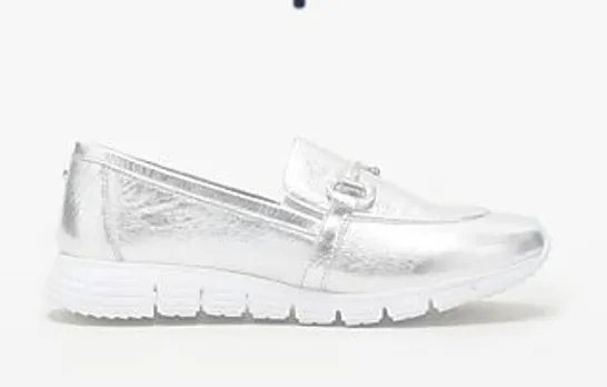 MODA IN PELLE FRANCIE LOAFER SILVER SIZE 3