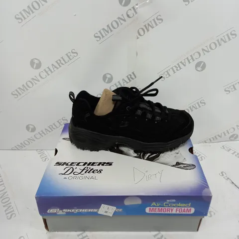BOXED SKETCHERS D LITES LACE TRAINER IN BLACK SIZE 3.5 