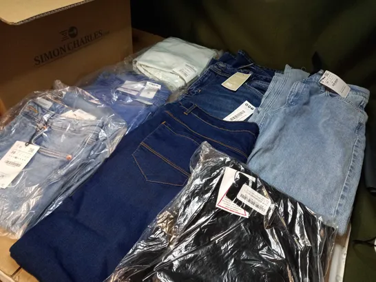 BOX OF APPROX 10 ASSORTED JEANS/DENIM ITEMS VARYING IN SIZE/COLOUR/STYLE