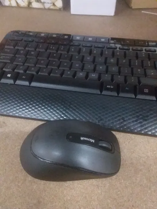 MICROSOFT WIRELESS 2000 DESKTOP - KEYBOARD AND MOUSE COMBO