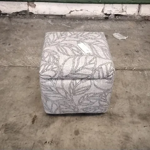 QUALITY BRITISH DESIGNED & MANUFACTURED G PLAN PATTERNED FABRIC STORAGE FOOTSTOOL