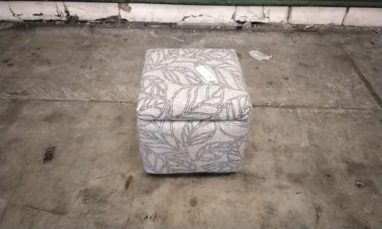 QUALITY BRITISH DESIGNED & MANUFACTURED G PLAN PATTERNED FABRIC STORAGE FOOTSTOOL