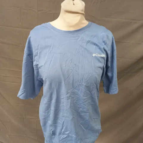 COLUMBIA WEBSTER TEE IN LIGHT BLUE - MEDIUM