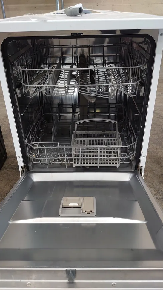 COMFEE' SLIMLINE FREESTANDING DISHWASHER FD934B-W - WHITE COLLECTION ONLY 