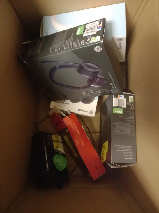 BOX OF APPROXIMATELY 10 ASSORTED ELECTRICAL PRODUCTS TO INCLUDE HEADPHONES, A/V CABLES, CHARGING CABLE ETC 