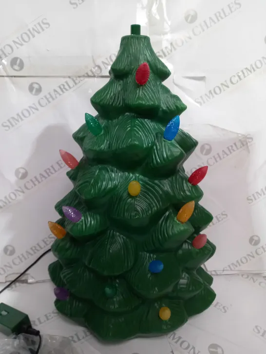 MR CHRISTMAS INDOOR OUTDOOR MOLDED CHRISTMAS TREE
