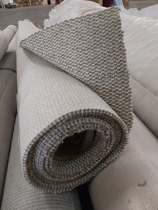 ROLL OF QUALITY LAKELAND HERDWICK SILVERHOW CARPET // SIZE: 1.42m X UNSPECIFIED 