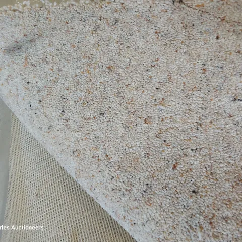 ROLL OF QUALITY STRATHMORE PLATINUM FURZEY CARPET APPROXIMATELY 5M × 4.7M