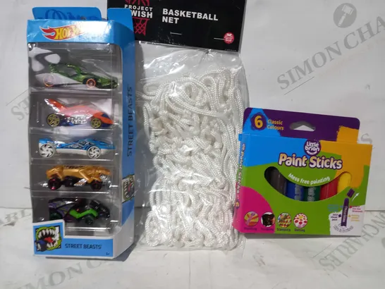 BOX OF APPROXIMATELY 20 ASSORTED TOYS AND GAMES TO INCLUDE LITTLE BRIAN PAINT STICKS, PROJECT SWISH BASKETBALL NET, HOT WHEELS STREET BEASTS, ETC