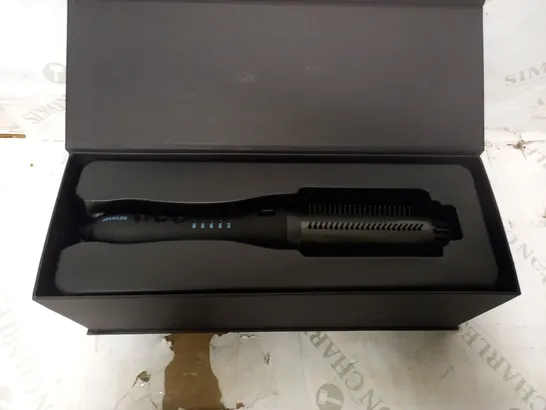 BOXED REVAMP PROGLOSS PERFECT FINISH CERAMIC CURL AND WAVE BRUSH