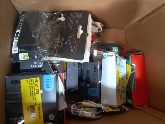 LOT OF APPROXIMATELY 20 ASSORTED HOUSEHOLD ITEMS TO INCLUDE BLACKWEB SYNC AND CHARGE CABLE, ONN POCKET RADIO, ONE FOR ALL TV SIGNAL BOOSTER/SPLITTER, ETC