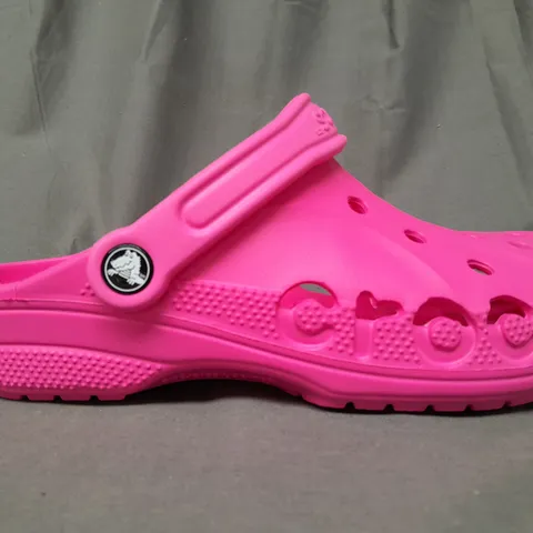 PAIR OF CROCS BAYA CLOGS IN PINK UK SIZE M7/W8