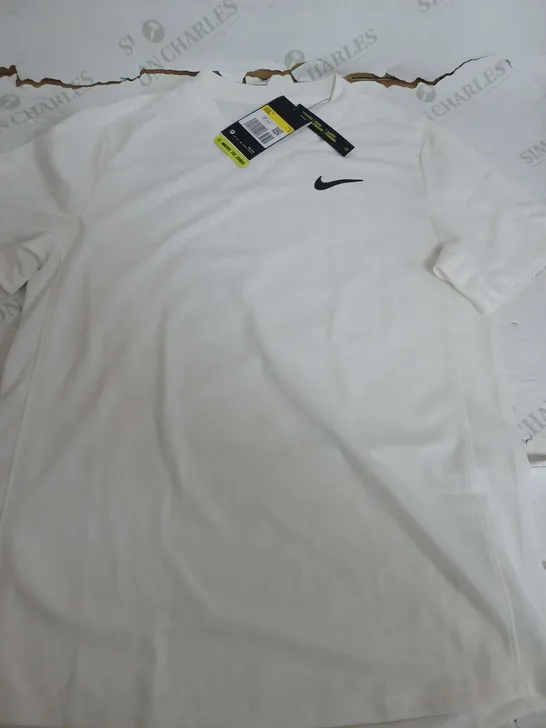 NIKE DRI FIT WHITE T-SHIRT - SMALL