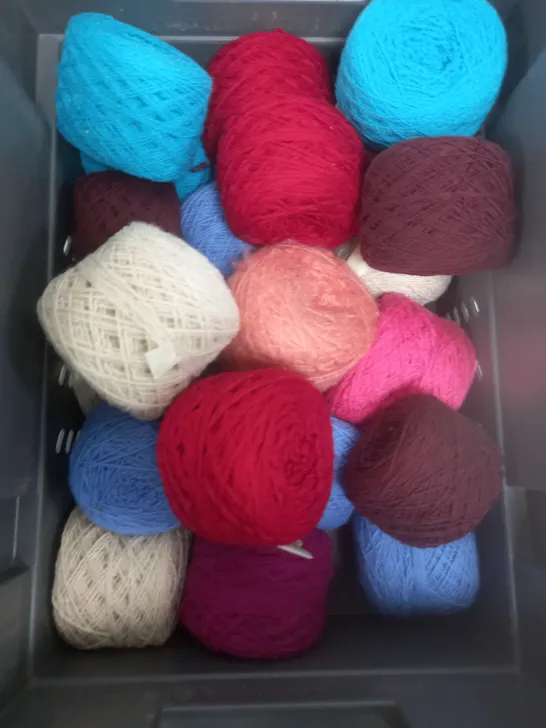 BOX OF APPROXIMATELY 15 BALLS OF YARN TO INCLUDE BLUE, RED, PINK ETC