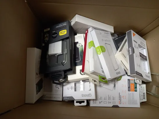 BOX OF APPROX 25 ASSORTED PHONE ITEMS TO INCLUDE - XQ SILICONE CASE - QDOS HYDRID CASE - INVISIBLE SHIELD GLASS ELITE ETC