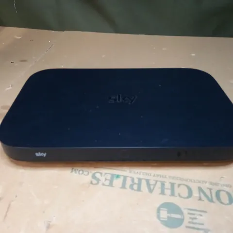 SKY Q BOX ES340D8