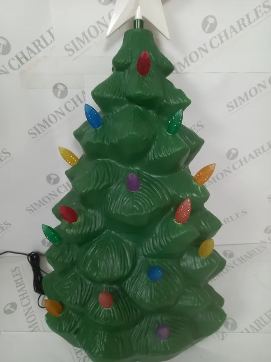 MR CHRISTMAS INDOOR OUTDOOR MOLDED CHRISTMAS TREE